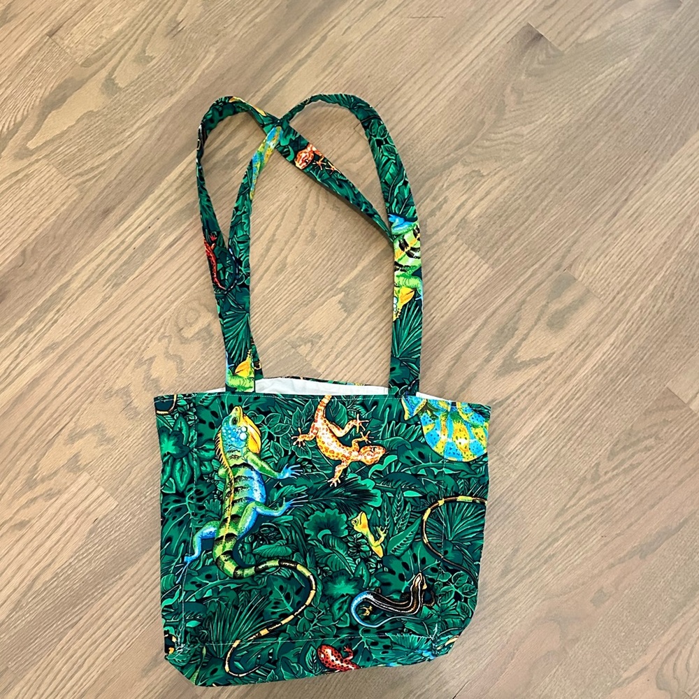 Purse with fun design or small tote 🦎